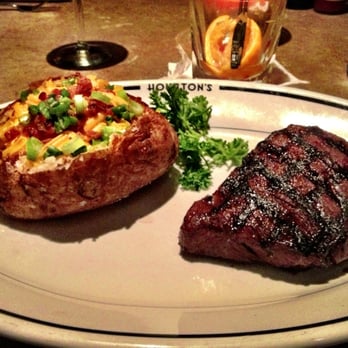 Houston's Restaurant - Ribeye and Loaded Baked Potatoe - American Near Me - Pompano Beach, Florida