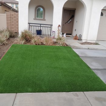 Turf Landscaping - the front yard of a home - Artificial Turf Near Me Turf Landscaping - the front yard of a home - Artificial Turf Near Me