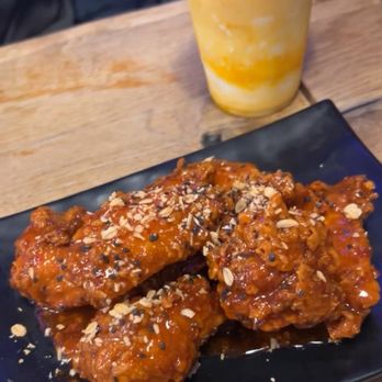 Modoo - Chicken & Noodle Bar - Wings Regular (8PCS) - Thai sweet and spicy sauce - Chicken Wings Near Me - Bayside, New York Modoo - Chicken & Noodle Bar - Wings Regular (8PCS) - Thai sweet and spicy sauce - Chicken Wings Near Me - Bayside, New York