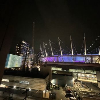 Hotel Willo - Hotels Near Me - Vancouver, British Columbia