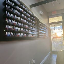 Lan's Nails - Entrance/ polish rack
