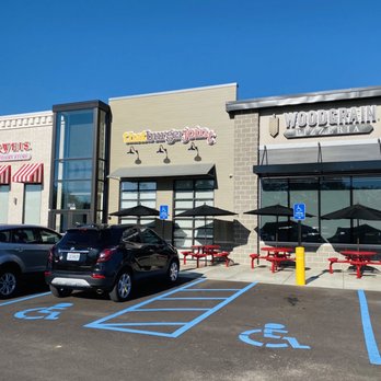 Woodgrain Pizzeria - Woodgrain Pizzeria is connected to Oberweiss & That Burger Joint - Pizza Near Me - O'fallon, Missouri Woodgrain Pizzeria - Woodgrain Pizzeria is connected to Oberweiss & That Burger Joint - Pizza Near Me - O'fallon, Missouri