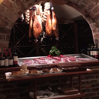 Hereford Grill - Meat display - Steakhouses Near Me - Miami, Florida