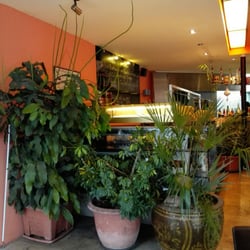Gobi Sushi & BBQ - Vom Eingang die linke Seite, mit Barbereich