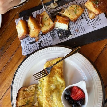 Farmhouse Cafe - Potato's, omelet and toast - Breakfast & Brunch Near Me - Honolulu, Hawaii
