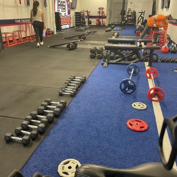 F45 Training Downtown Silver Spring - The screens on the wall, play the workouts so it's easy to keep up with the movements. - Circuit Training Gyms Near Me - Silver Spring, Maryland