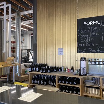 Formula Brewing - Counter and taps. - Beer Gardens Near Me - Issaquah, Washington