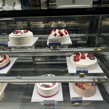 Paris Baguette - Cakes - Cafes Near Me - Maple Grove, Minnesota Paris Baguette - Cakes - Cafes Near Me - Maple Grove, Minnesota