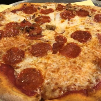Slice Italia - Med. Pepperoni & roasted Garlic - Italian Near Me - Rancho Mirage, California