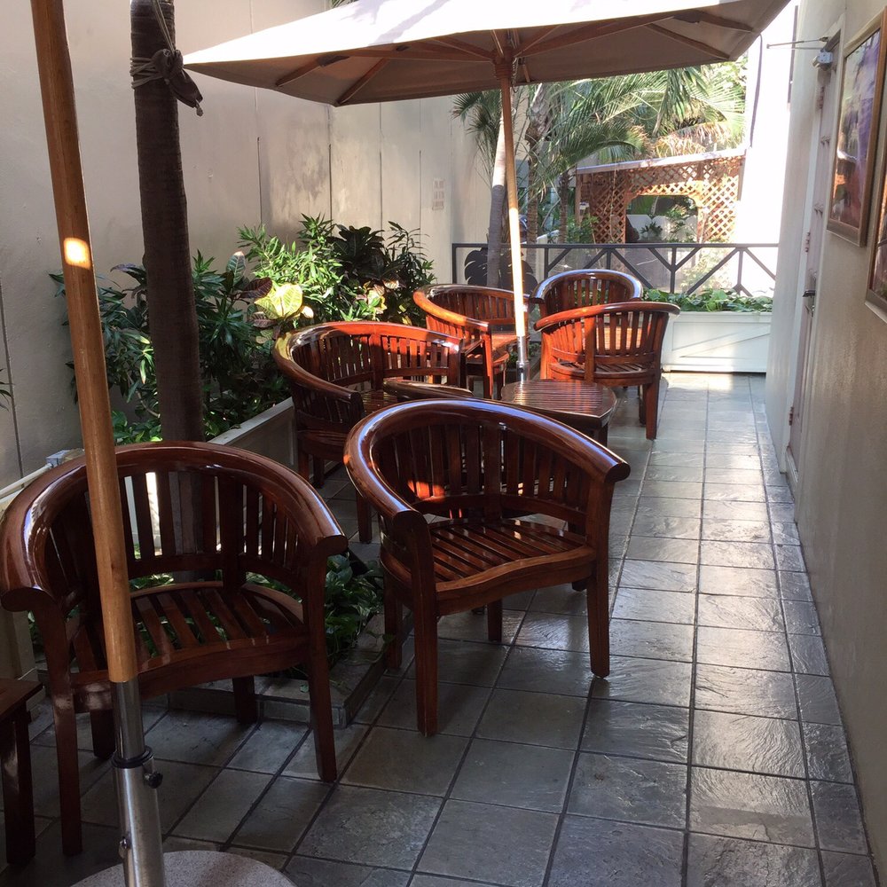 The Equus - Outside area where they'll serve Mai Tai's - Hotels Near Me - Honolulu, Hawaii The Equus - Outside area where they'll serve Mai Tai's - Hotels Near Me - Honolulu, Hawaii