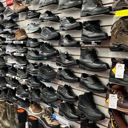 L-n-R Footwear & Gifts