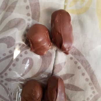 Mauna Loa Macadamia Nut - Again look how small it is! Ripped off - Chocolatiers & Shops Near Me - Keaau, Hawaii Mauna Loa Macadamia Nut - Again look how small it is! Ripped off - Chocolatiers & Shops Near Me - Keaau, Hawaii