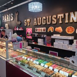 Le Macaron French Pastries