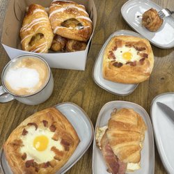 Dutch Delicious Bakery & Deli