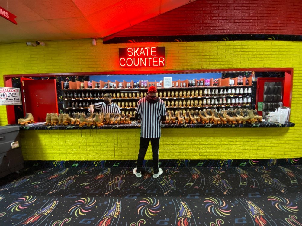 THUNDERBIRD ROLLER RINK 51 Photos & 92 Reviews 3200 Thunderbird Ln