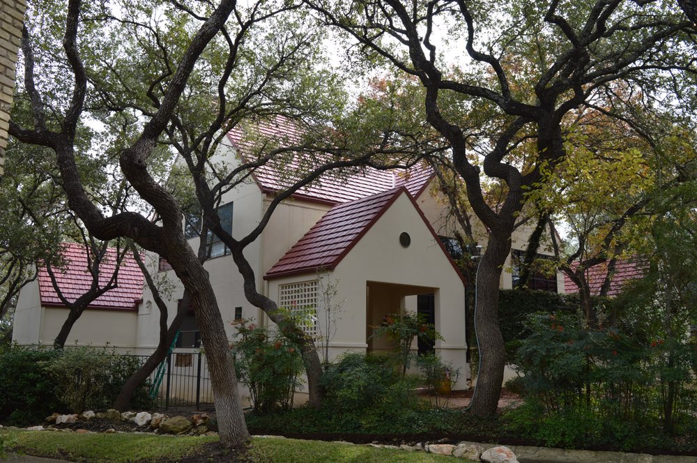 Slide of C.W. Roofing & Construction