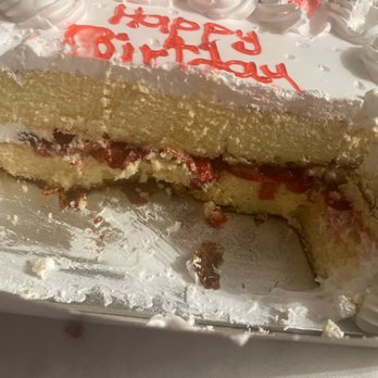 Tlaxcala Bakery Panaderia - DRY CAKE VERY DISAPPOINTED  NO 3 leches no where !  Never again will I buy a cake their  Go to Albertsons they have bomb 3 leches cakes ! - Bakeries Near Me - Santa Ana, California