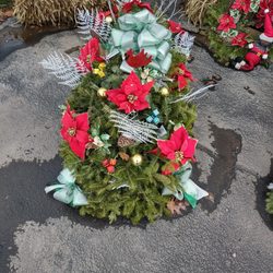 Doreen's Flowers - Grave blanket