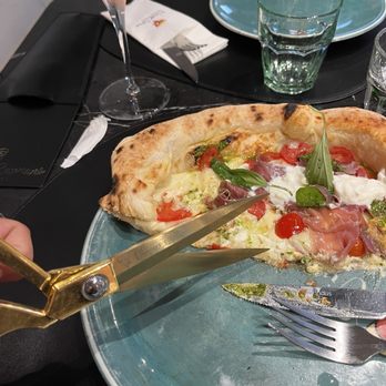 Pizzeria Vincenzo Capuano - Pizza Near Me - Naples, NA
