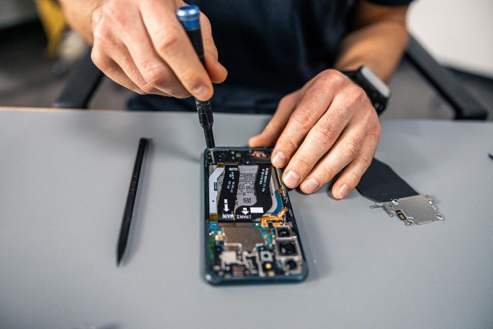 UBREAKIFIX BY ASURION Updated May 2024 11537 S St, Cerritos