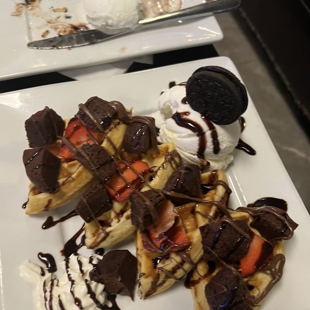 Fusion Lounge - Belgian waffles - Hookah Bars Near Me - Mississauga, Ontario