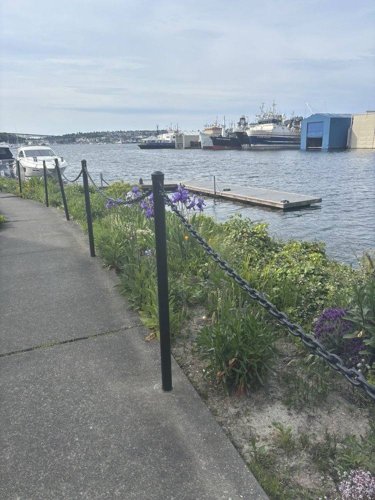 Cheshiahud Lake Union Loop Logo