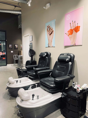 Roots Salon by null