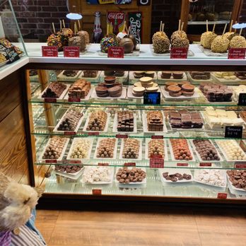 Savannah Candy Kitchen - Candy Stores Near Me - Fort Washington, Maryland