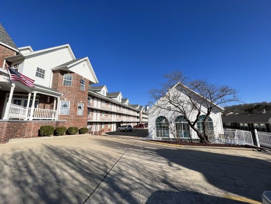 Carriage House Inn by null