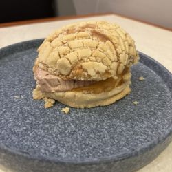 La Ciudad de los Almuerzos - Concha con nieve/ ice cream