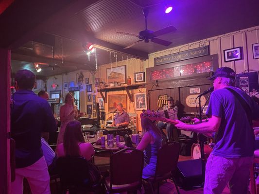 Donn's Depot by null