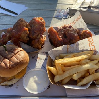 Bar Daddy - Sweet chili garlic wings. Cowboy burger. Fries. - Burgers Near Me - Rancho Cucamonga, California Bar Daddy - Sweet chili garlic wings. Cowboy burger. Fries. - Burgers Near Me - Rancho Cucamonga, California