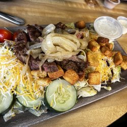 Heinnie's Back Barn - Steak salad