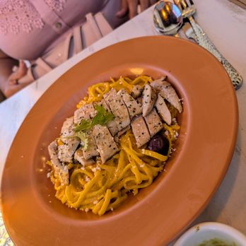 Amar - Peruvian Near Me - El Paso, Texas