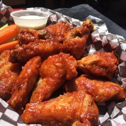 72 Bolton Sports Cafe - Great Wings!
