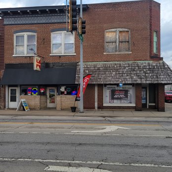 The Dam Pub - Pubs Near Me - Shelbyville, Illinois The Dam Pub - Pubs Near Me - Shelbyville, Illinois