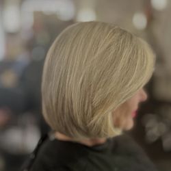 Alan Murphy Salon - One length Bob by Claudia
@kikabeauty.andstyle