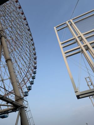 Tempozan Ferris Wheel by null