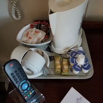 Killarney Inn - Electric kettle, tea, instant coffee and biscuits - Bed & Breakfast Near Me - Killarney, Kentucky
