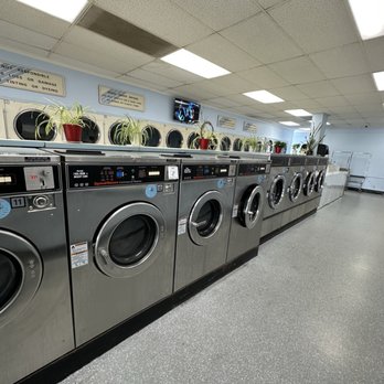 TipTop Coin Laundry - Laundromat Near Me - Camarillo, California