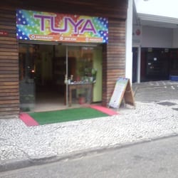 Tuya - Fachada da loja