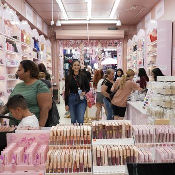 Pink Glam Box - Promotions going on every week - Cosmetics & Beauty Supply Near Me - Los Angeles, California Pink Glam Box - Promotions going on every week - Cosmetics & Beauty Supply Near Me - Los Angeles, California