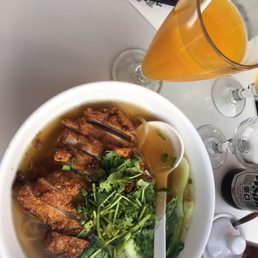 Fried chicken noodle soup (with mango juice) Fried chicken noodle soup (with mango juice)