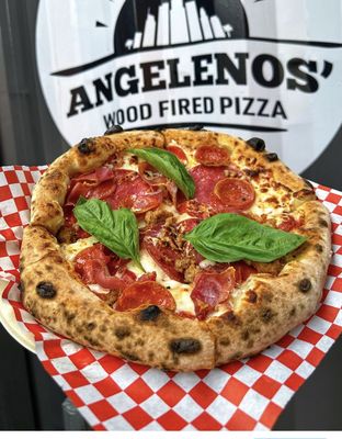 Angelenos' Wood Fired Pizza Catering by null