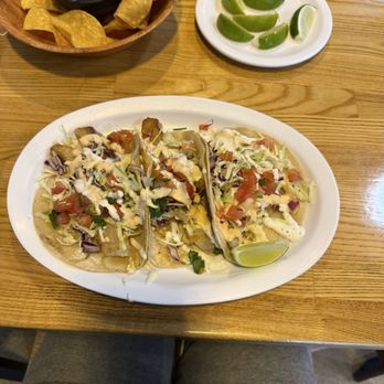 Bajamar Seafood & Tacos - Grilled fish tacos, chips & guacamole - Seafood Near Me - Henderson, Nevada