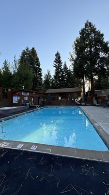 Cedar Glen Lodge by null