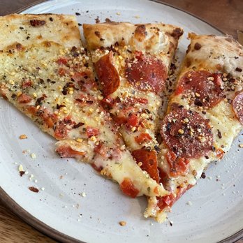 Red Devil Restaurant & Bar - Next day reheated Red Devil White Pizza - Italian Near Me - Pinetop, Arizona