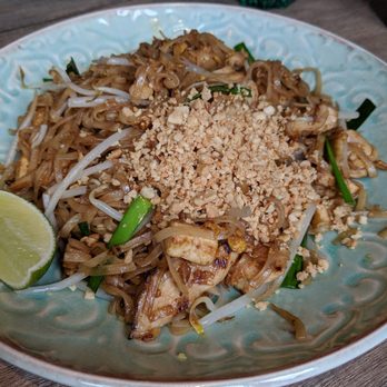 Koh Lipe - Chicken Phad Thai - Thai Near Me - Toronto, Ontario Koh Lipe - Chicken Phad Thai - Thai Near Me - Toronto, Ontario