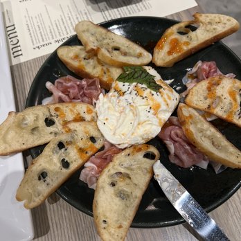 Garden Table - Hot honey burrata - Breakfast & Brunch Near Me - Carmel, Indiana