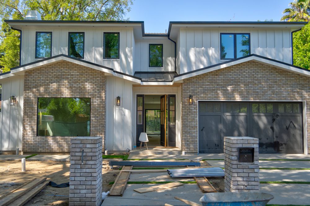 Slide of Elite Roofing